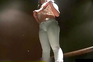 Sexy mexicana culona espiada en vestidor 3 min