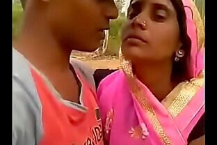 Bhabhi kiss video