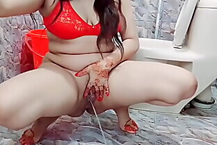Desi Mom Shaving Pussy And Armpits On Chaand Raat Before Eid Also Pissing In Bathroom 9 min