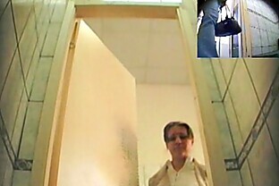 hiden cam in indian hospital toilet by ZD jhelum 16 sec