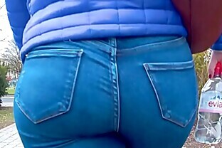 Candid big ass blonde in tight jeans 45 sec