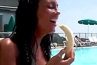 Banana Deepthroat 49 sec
