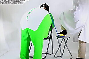 Balloon Fetish Pump to pop
