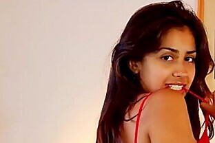 indian young sexy girl fingers her pussy