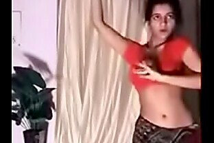 indian teen doing belly dance on hindi song