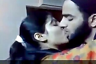 cute-desi-girl-kissing-with-bf