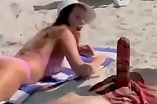 funny video glittered on the beach. 2 min