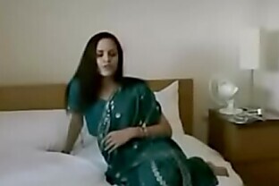 Sexy desi aunty with saree hindi audio sex 17 min