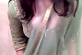sexy girl reveals her body from salwar 31 sec