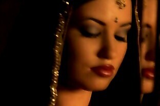 Beautiful Indian Seduce And Dance 12 min