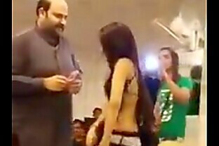 girl party dance private desi mms mujra 2 min