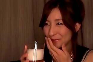欲求不満な人妻は男二人に弄られると喘いでしまう 25 min