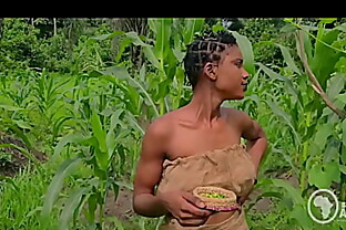 Bangnolly Africa - Beautiful African Maidens get quick outdoor blowjob 10 min