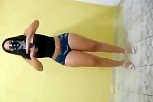 Morena Cavala dançando funk de shortinho socado no cu 80 sec