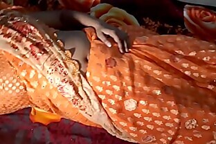 नई नवेली बीवी की एक रात..। 15 min