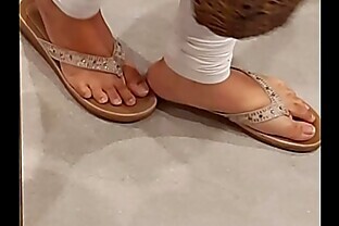 Enjoy the feet of indian women 3 min