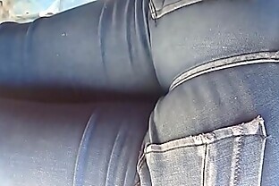 Buen culo en la calle en jeans 41 sec